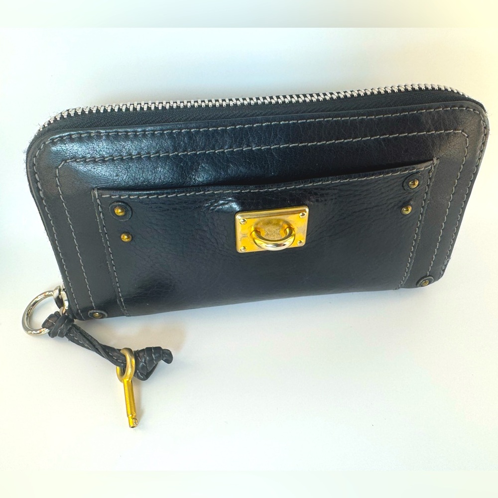 Chloé Paddington Rare Two-Tone Studded Zip Wallet Key Detail Chloé Continental